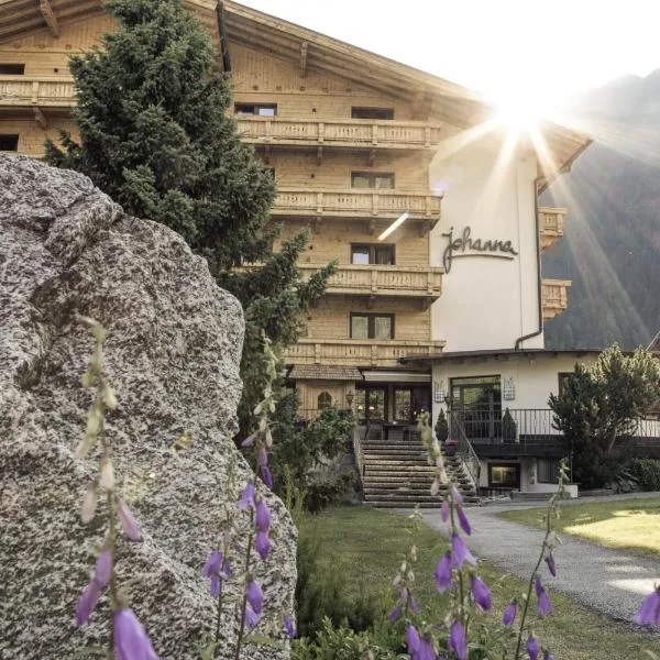 Hotel Johanna mitten im Ötztal SUPERIOR, khách sạn ở Umhausen