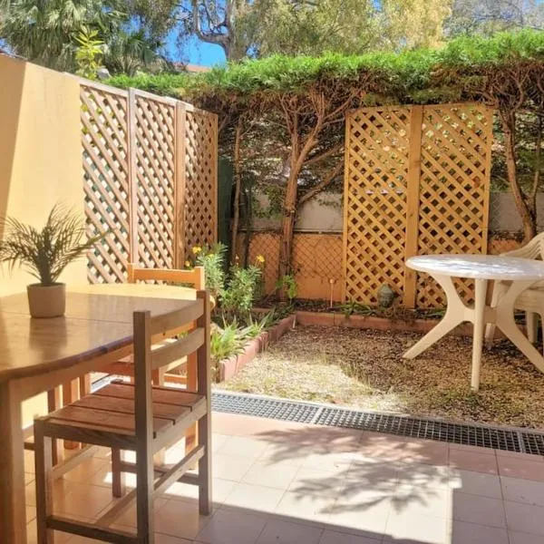 Appartement 5 couchages + jardin à 150m des plages, hotel Saint-Raphaëlben