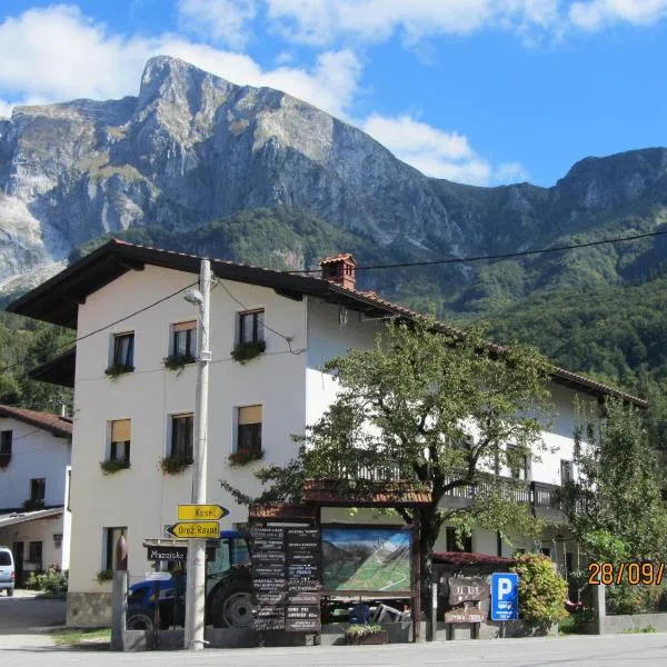 Rooms Pri Lovrižu, hotel a Kobarid