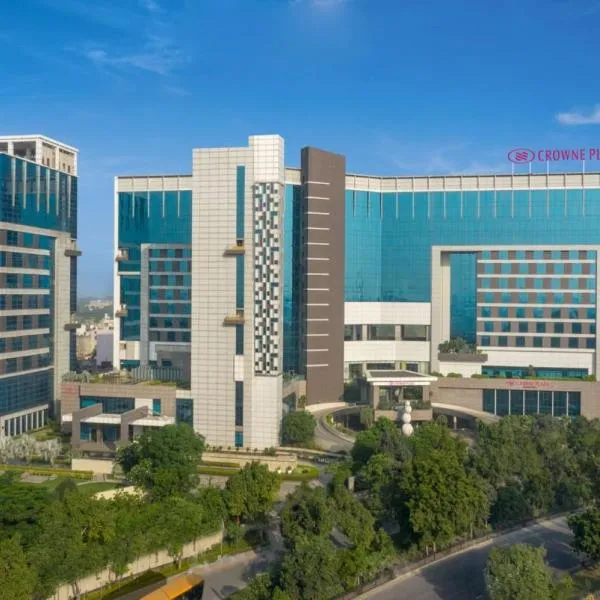 Crowne Plaza Greater Noida, an IHG Hotel, hotel u gradu 'Noida'