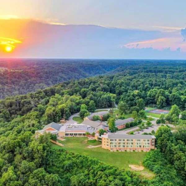 Clifty Inn, hotel din Madison