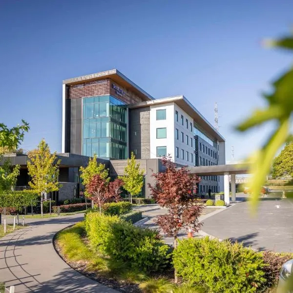 DoubleTree By Hilton Auckland Karaka, khách sạn ở Auckland