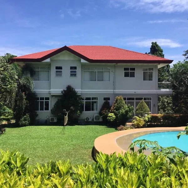 Camiguin Lanzones Resort, hôtel à Mambajao