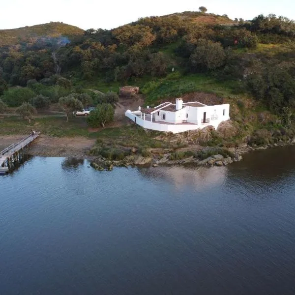 Magnífica casa a orillas del guadiana, hotel i Huelva