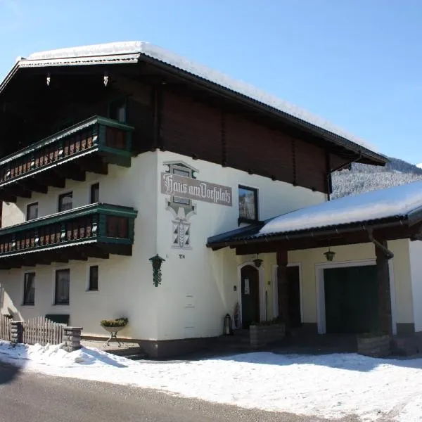 Pension Haus am Dorfplatz、フラッハウのホテル