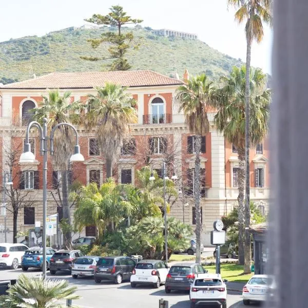 Affittacamere Piazza Mazzini, hotel i Terracina