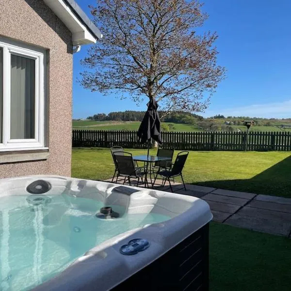 Hot Tub, Holiday Home in Rural Aberdeen, Near to Stonehaven & Aberdeen City, Superhost., hótel í Aberdeen