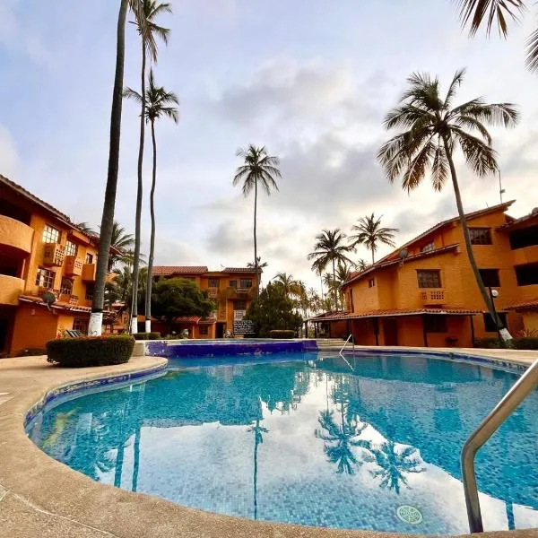 Un Oasis entre Olas y Palmeras con Playa Privada, hótel í Tucacas