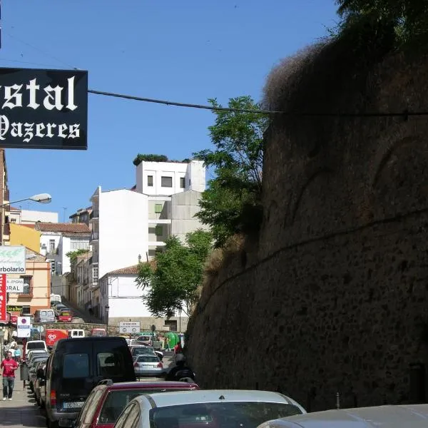 Hostal Al-Qazeres, hotel em Cáceres