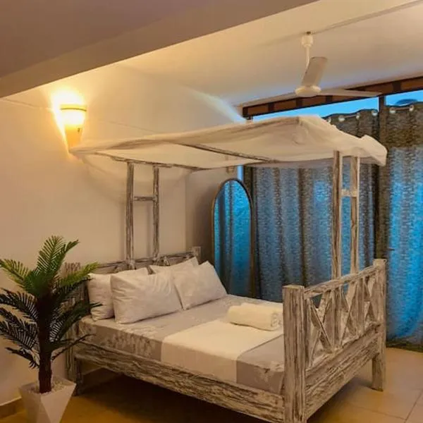 Samara Studio Apartment - Diani Beachfront: Diani Beach şehrinde bir otel