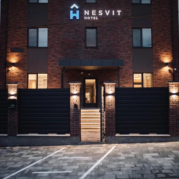 Nesvit Hotel, hótel í Irpin'