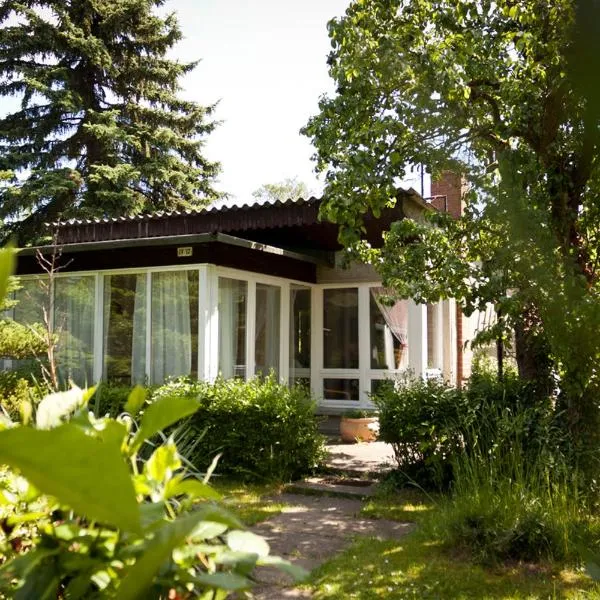 Bungalow mit Wintergarten, hotel en Neuruppin