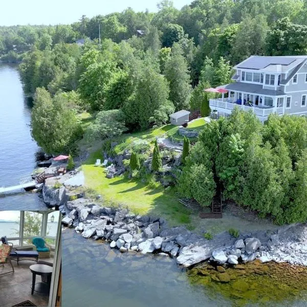 Loza house adirondack screened-in porch unit lake front – hotel w mieście Plattsburgh