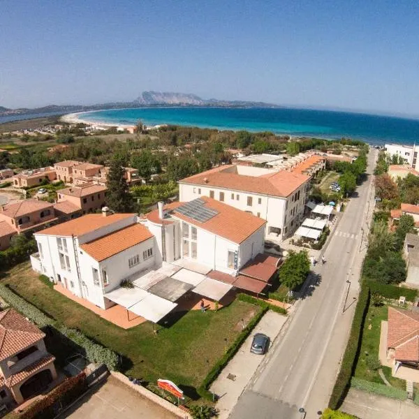 HOTEL AL FARO spiaggia la Cinta SanTeodoro, hotel sa San Teodoro