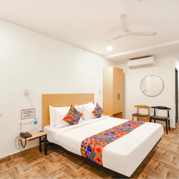 FabHotel Perfect Stays - Nr SIVET College & National Institute Of Ocean Technology，位于Tambaram的酒店