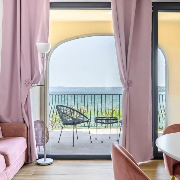 Casa Vacanze Maddalena - Palazzetto sul lago - Diamante Rosa, viešbutis Marta