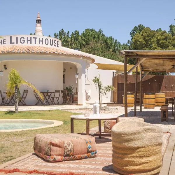 The Lighthouse Hostel, מלון בסאגרש