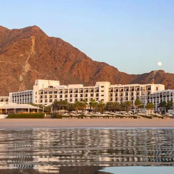 InterContinental Fujairah Resort, an IHG Hotel, hotel v mestu Al Aqah