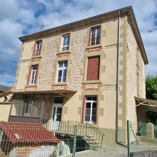 La Maison Lourégo BLEUET, hotel a Hauterives