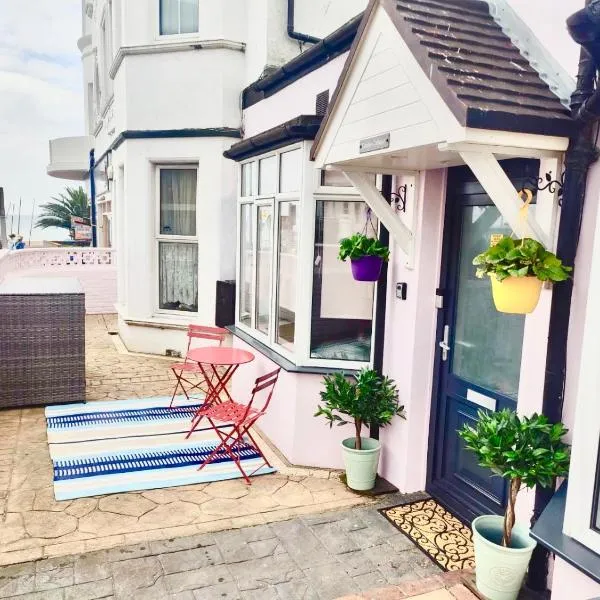 Bexhill Beautiful Sea Front Bungalow, hotel u gradu 'Eastbourne'