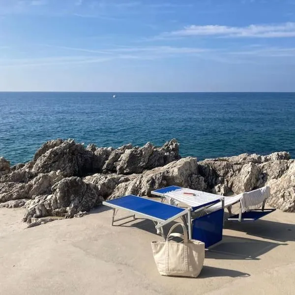 Casa al mare con spiaggia privata condominiale – hotel w mieście San Felice Circeo