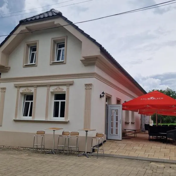 Apartmány u Mráza, hotel in Plešivec