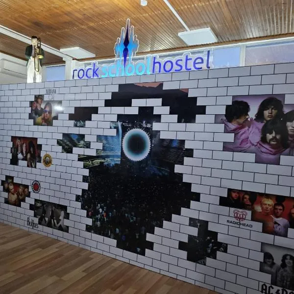 RockSchoolHostel โรงแรมในลากอส