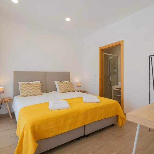 Villa Harbour Rooms & Apartments, hotel in Vila Nova de Milfontes