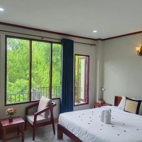 Vang Vieng में, होटल Dokchampa Hotel