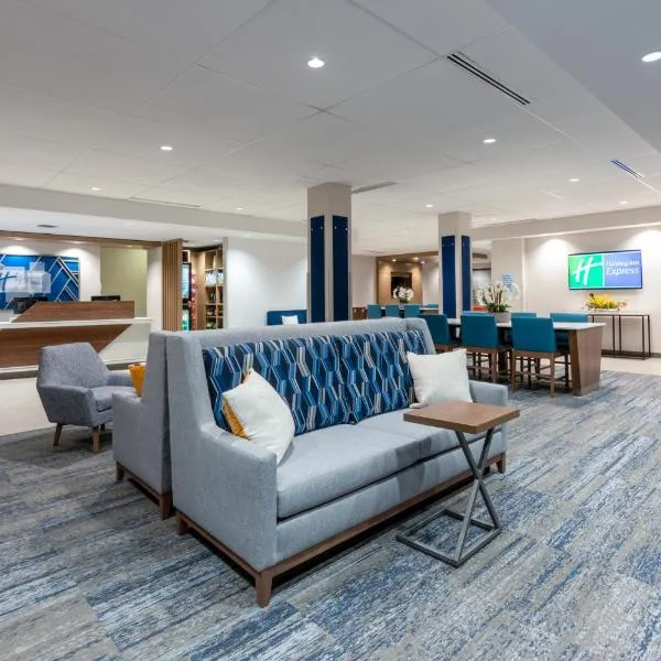 Holiday Inn Express & Suites Vaughan-Southwest, an IHG Hotel โรงแรมในวอน