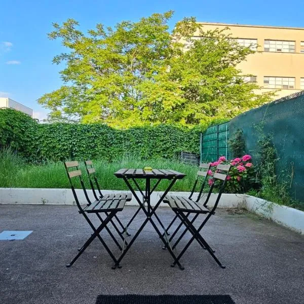 Charmante Maison avec jardin sans vis-à-vis, hótel í Lyon