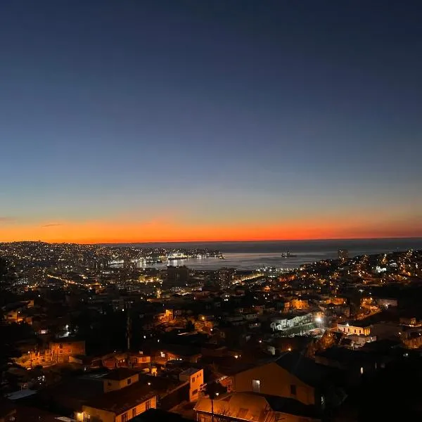 Vista Bahía Puerto Valparaíso - Depto entero 2 Dormitorios, hotel a Valparaíso