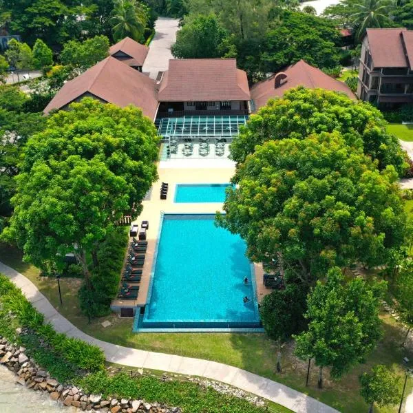 Ombak Villa Langkawi, hotel i Pantai Cenang