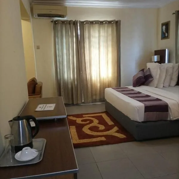 Crownedge Hotels, hotel in Ikeja