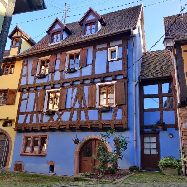 La Maison Bleue - Historic House in the Heart of Riquewihr, hotell i Riquewihr