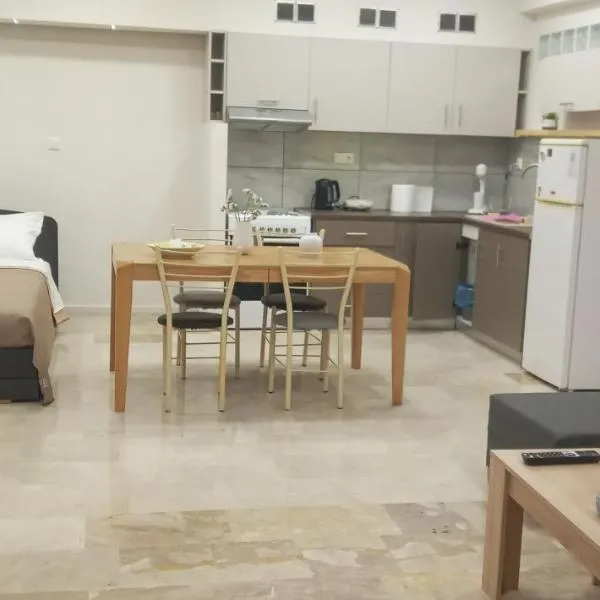 Elia patra apartment, hótel í Rio