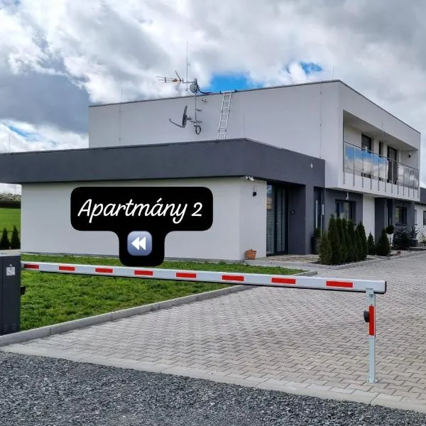 APARTMÁNY I&V - Adults only，Česká Bříza的飯店