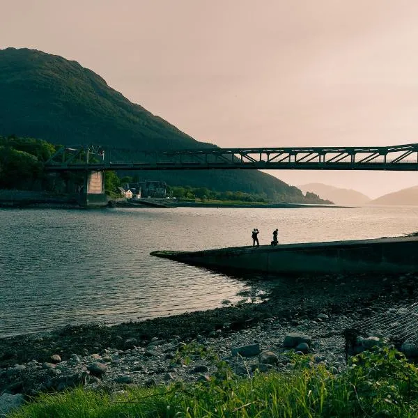 Loch Leven Hotel & Distillery, хотел в Гленко