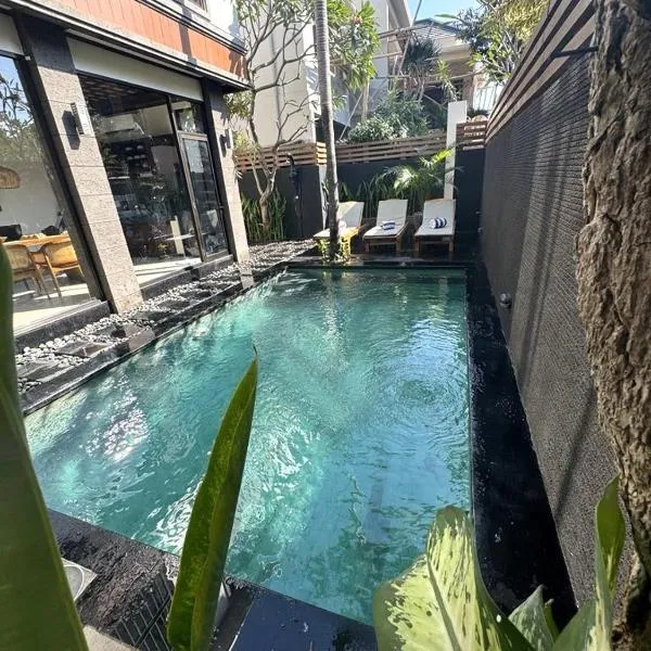 Villa CUCU - Legian - 3 Bedroom, hôtel à Legian