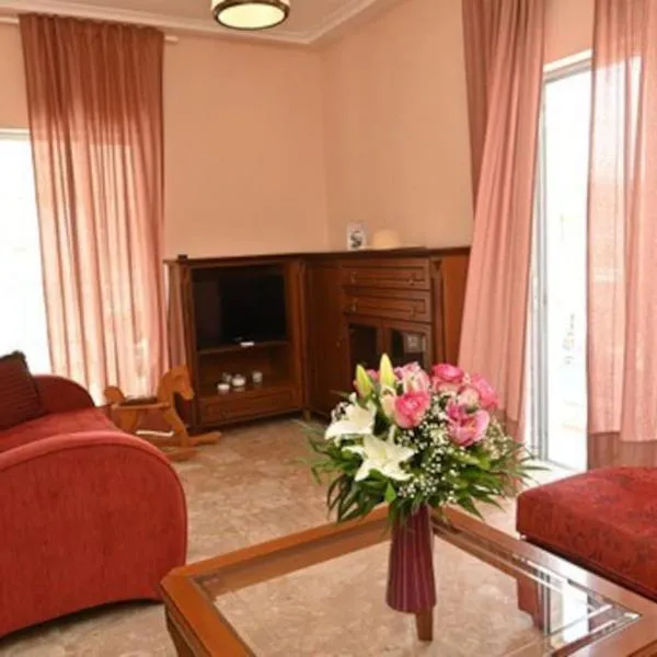 Appartement Magnifique A Paralia, hôtel à Olympiakí Aktí