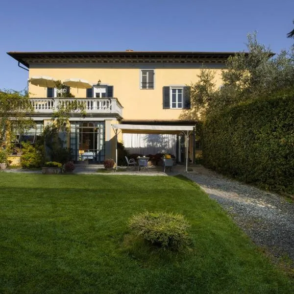 Al Porto Di Lucca B&B: Lucca şehrinde bir otel