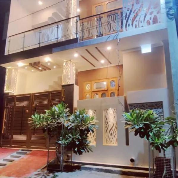 Blessing's Home Stay Jankipuram Lucknow, hotel sa Lucknow