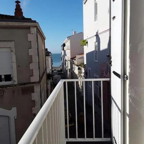 Studio vue mer 1r étage avec balcon, hotel a Les Sables-dʼOlonne