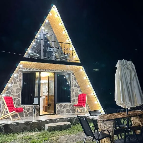 Hillside Borjomi Two chalet, ξενοδοχείο σε Borjomi