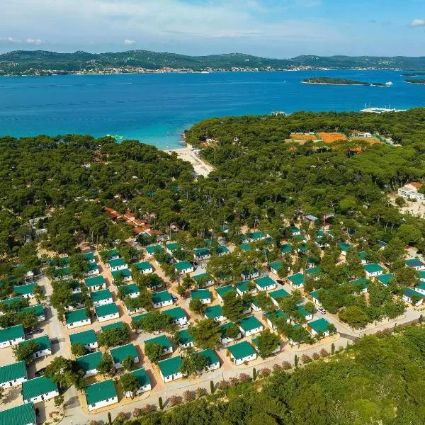 Camping Park Soline, hotel di Biograd na Moru