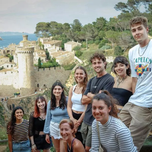 Mana Mana Youth Hostel, hótel í Tossa de Mar