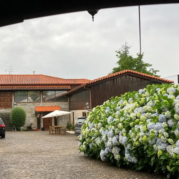 Bergui Guesthouse - Em Guimarães desde 2017, viešbutis mieste Gimarainsas