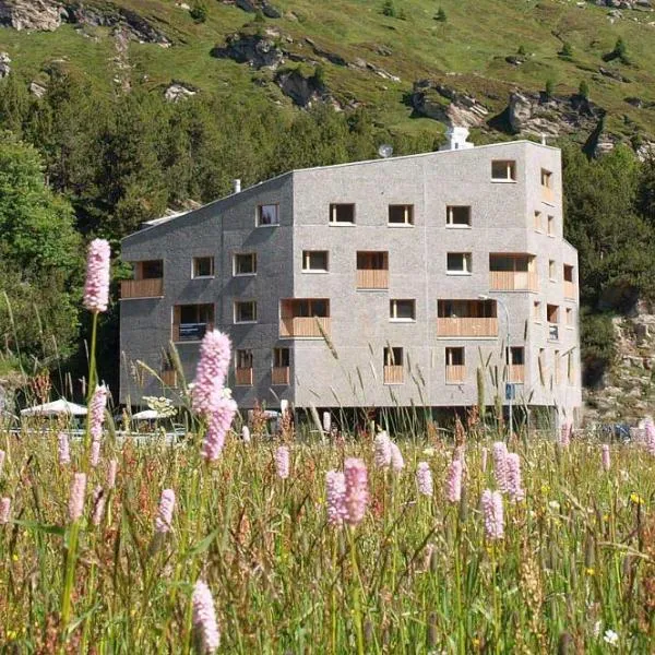 Longhin Maloja B&B, hotel in Maloja