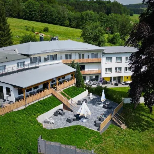 Hotel Berghof Wasserkuppe & Gästehaus Fuldaquelle, hotel v destinácii Gersfeld