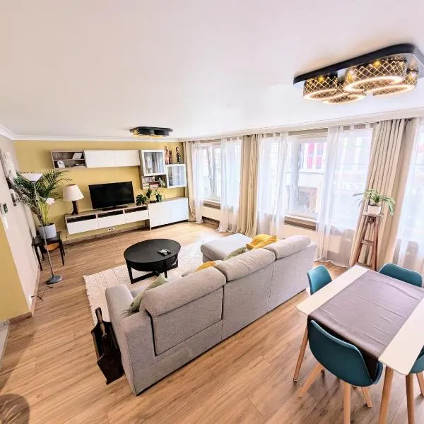 Superbe appartement dans le centre de Mons - Arivée autonome, hotel en Mons